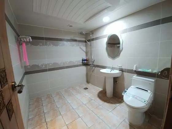 Family Oda (Korean style_Ondol)