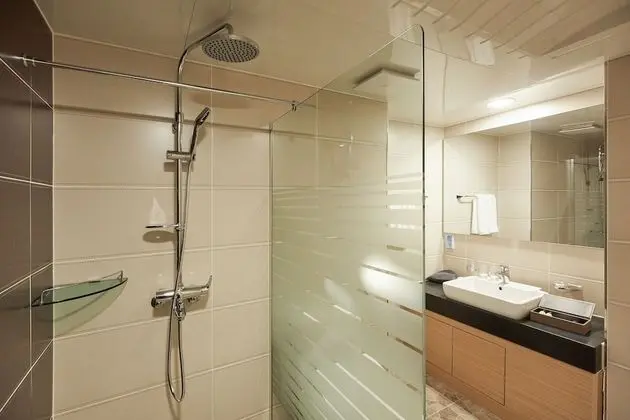 Deluxe Family Twin Room