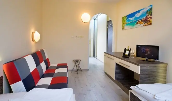 Tek Büyük veya İki Ayrı Yataklı Oda