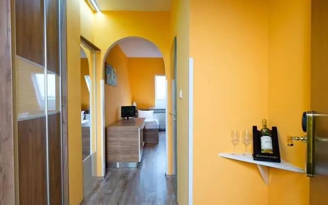 Tek Büyük veya İki Ayrı Yataklı Oda