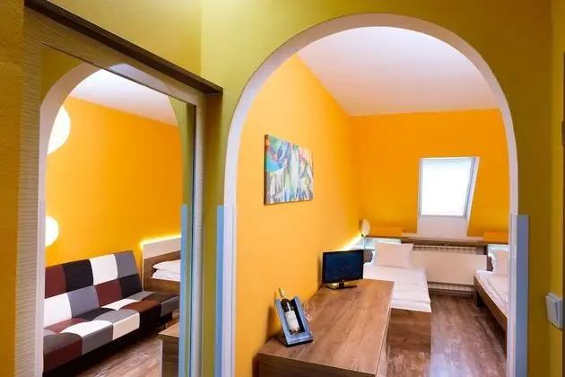 Tek Büyük veya İki Ayrı Yataklı Oda