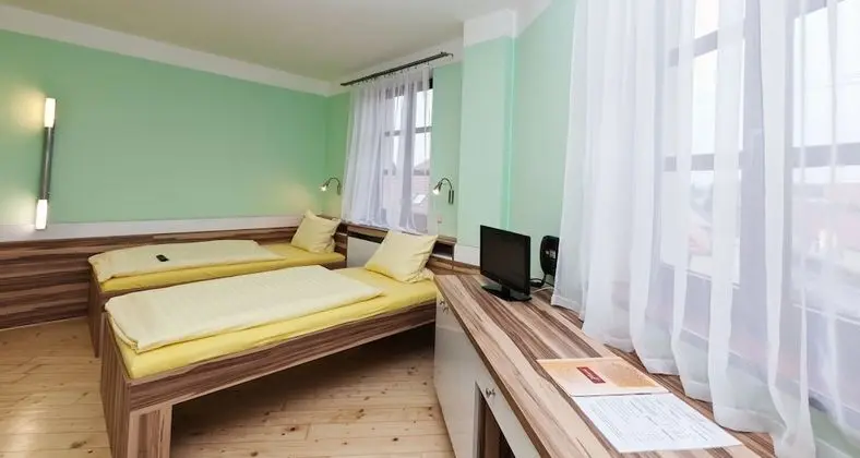 Tek Büyük veya İki Ayrı Yataklı Oda