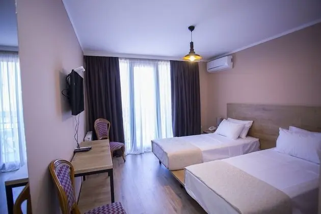 Standard Tek Büyük veya İki Ayrı Yataklı Oda, Balkon