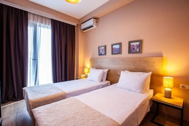 Standard Tek Büyük veya İki Ayrı Yataklı Oda, Balkon