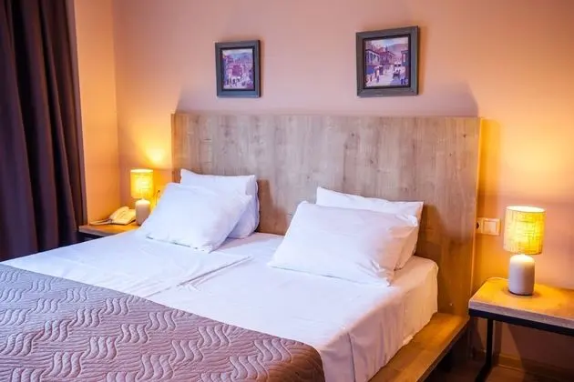Standard Tek Büyük veya İki Ayrı Yataklı Oda, Balkon, Şehir Manzaralı