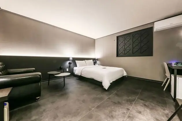 Premium Tek Büyük Yataklı Oda