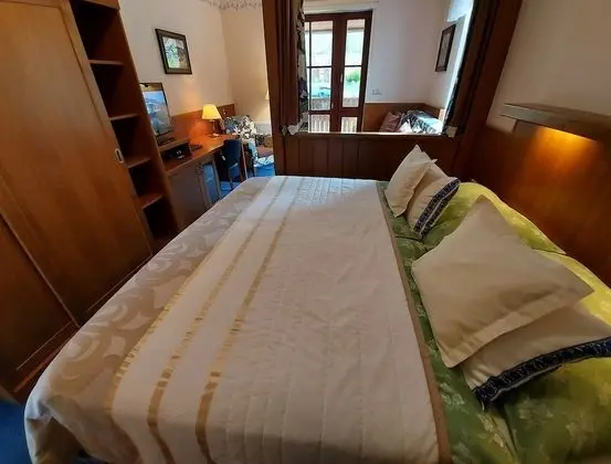 Exclusive Tek Büyük Yataklı Oda