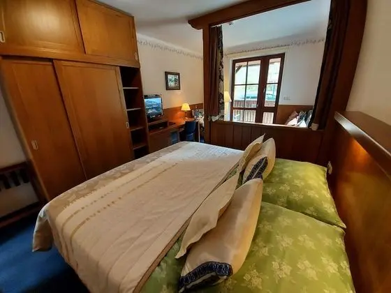 Exclusive Tek Büyük Yataklı Oda