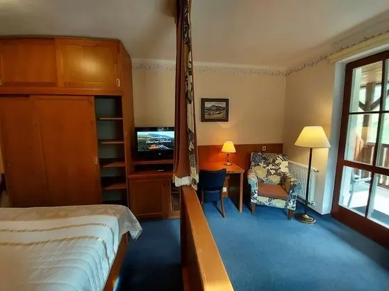 Exclusive Tek Büyük Yataklı Oda