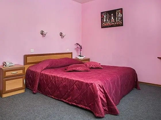 Comfort Tek Büyük Yataklı Oda