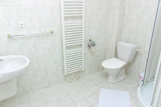 Standard Dört Kişilik Oda, Göl Manzaralı