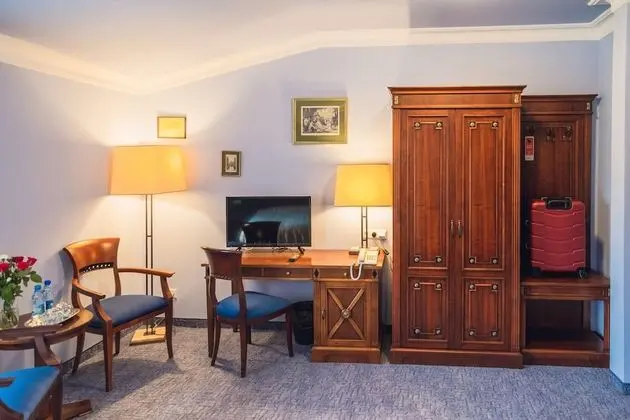 Büyük Yataklı Tek Kişilik Oda