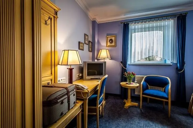 Büyük Yataklı Tek Kişilik Oda