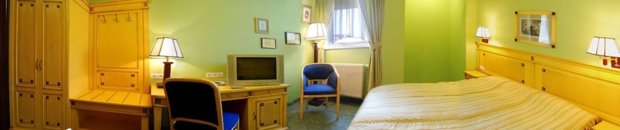 Tek Büyük veya İki Ayrı Yataklı Oda