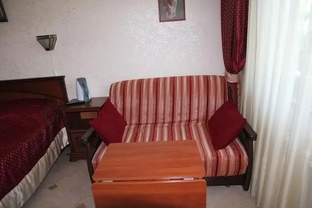 Üç Kişilik Oda, Balkon