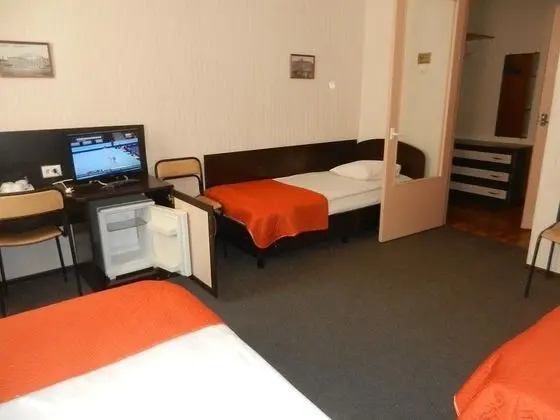 Üç Kişilik Oda, 3 Tek Kişilik Yatak