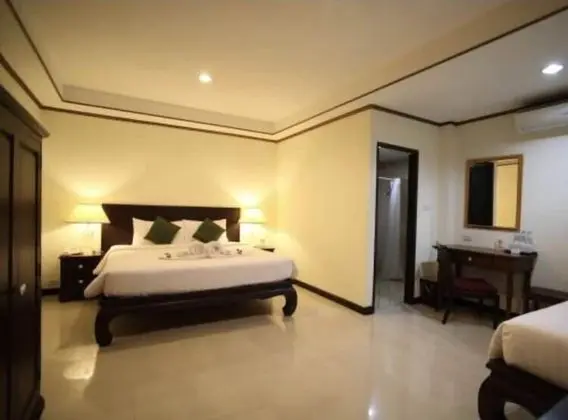 Triple Room