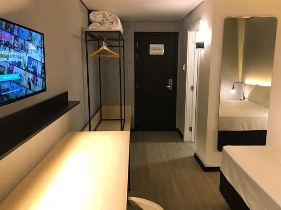 Business Tek Büyük Yataklı Oda