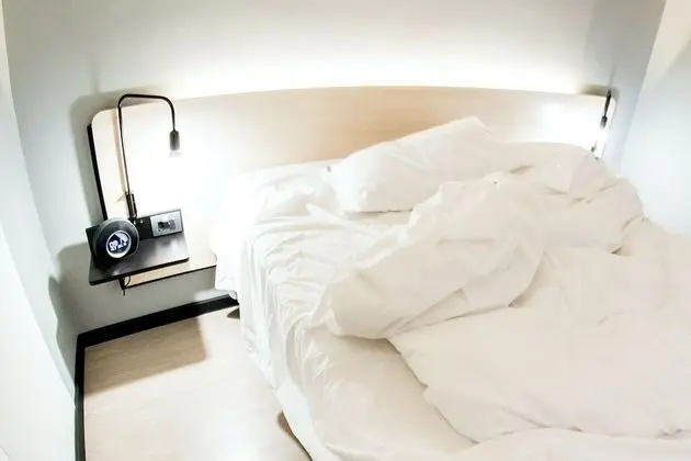 Business Tek Büyük Yataklı Oda