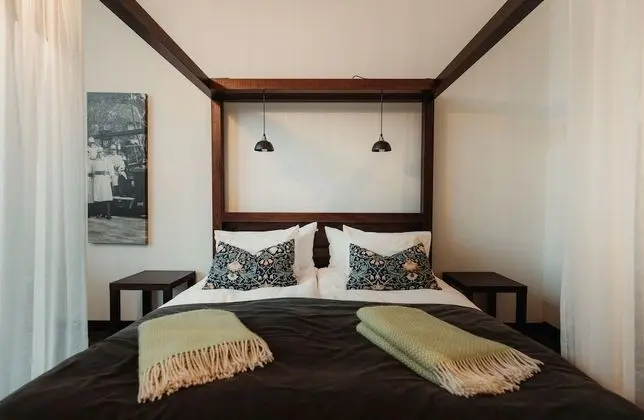 Tek Büyük veya İki Ayrı Yataklı Oda