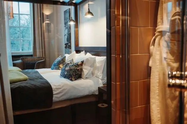 Tek Büyük veya İki Ayrı Yataklı Oda