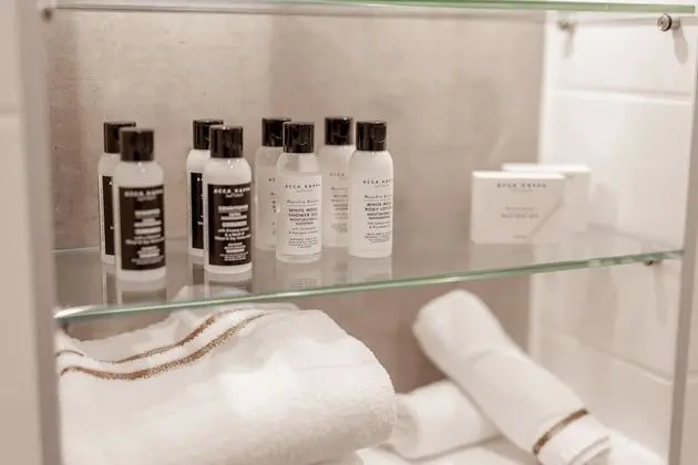 Tek Büyük Yataklı Oda, Penceresiz