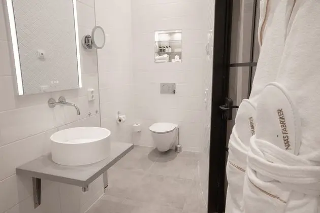 Tek Büyük Yataklı Oda, Penceresiz