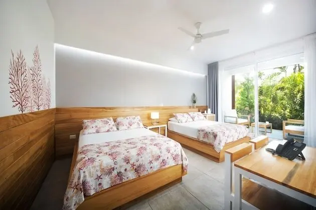 Deluxe Oda, 2 Büyük (Queen) Boy Yatak, Balkon, Havuz Manzaralı