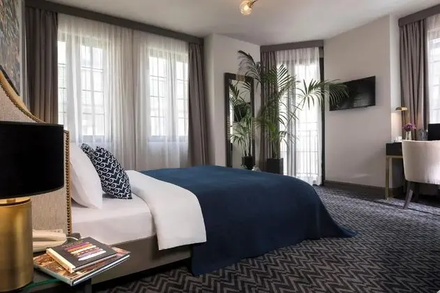 Corner Deluxe Oda, Şehir Manzaralı