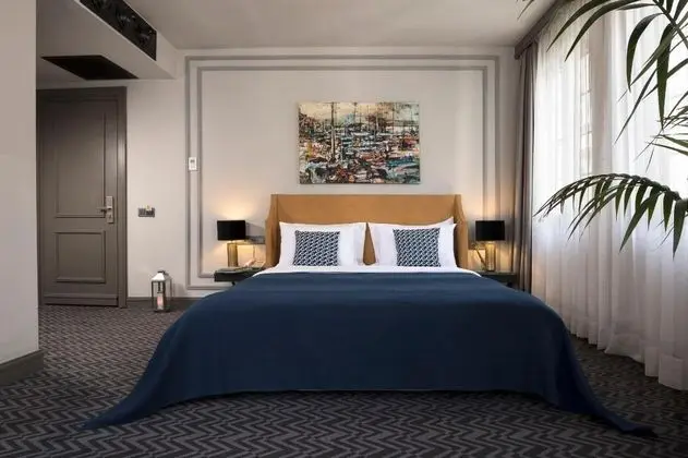 Corner Deluxe Oda, Şehir Manzaralı