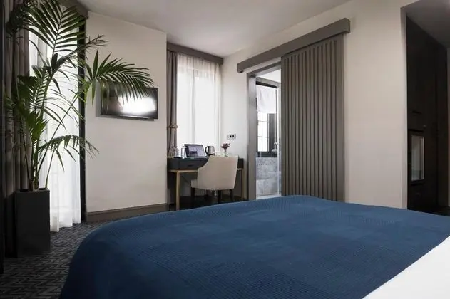 Corner Deluxe Oda, Şehir Manzaralı