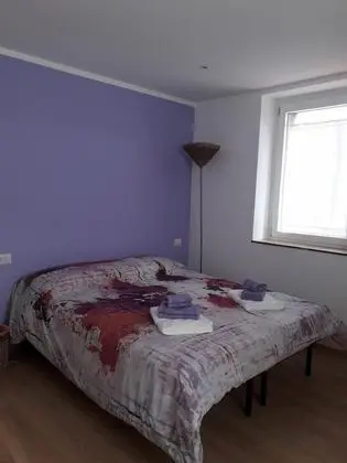 Tek Büyük veya İki Ayrı Yataklı Oda (Lavanda)