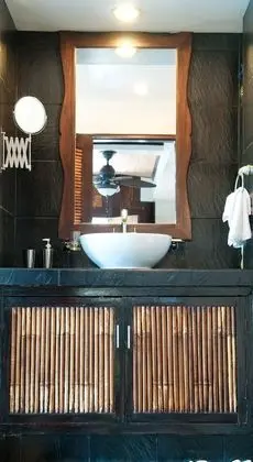 Luxury Oda