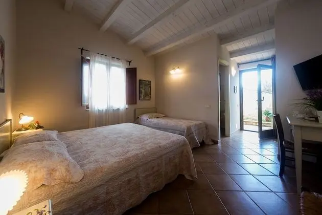 Standard Üç Kişilik Oda, Özel Banyo, Bahçeli