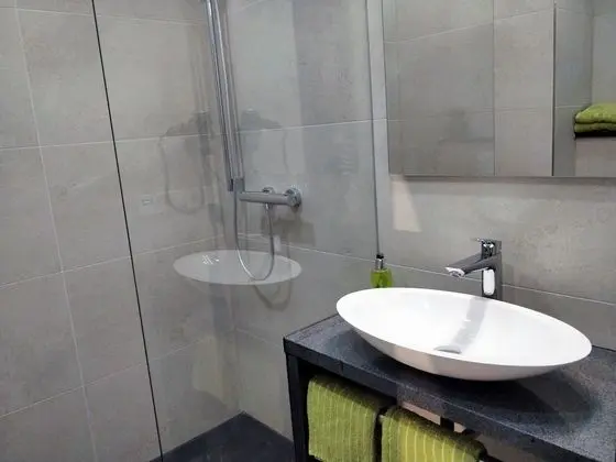 Business Tek Büyük Yataklı Oda