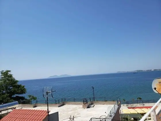 Basic Üç Kişilik Oda, Deniz Manzaralı