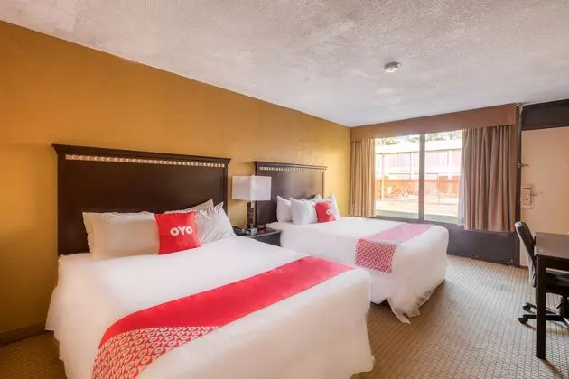 Oda Two Queen Beds