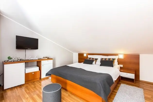 Deluxe Tek Büyük Yataklı Oda, Balkon, Deniz Manzaralı (201)
