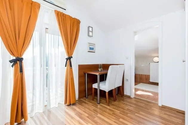 Deluxe Tek Büyük Yataklı Oda, Balkon, Deniz Manzaralı (201)