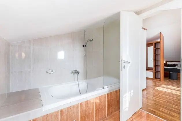 Deluxe Tek Büyük Yataklı Oda, Balkon, Deniz Manzaralı (201)