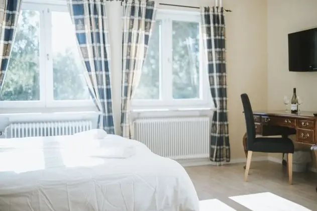 Basic Tek Büyük veya İki Ayrı Yataklı Oda