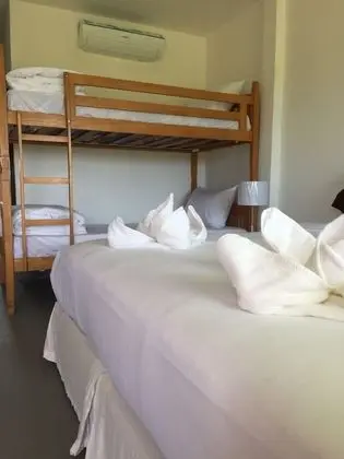 Deluxe Dört Kişilik Oda, Birden Çok Yatak, Bahçe Manzaralı, Zemin Kat