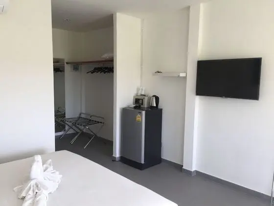 Deluxe Tek Büyük Yataklı Oda, Bahçe Manzaralı, Zemin Kat