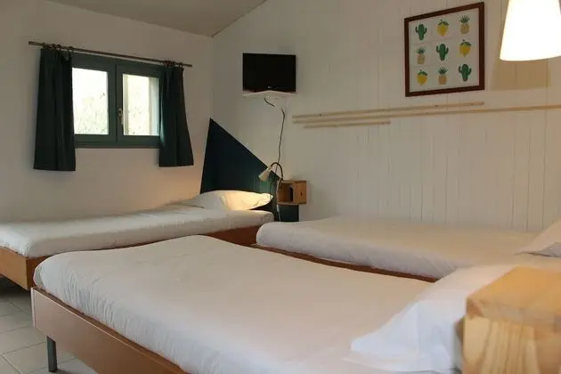 Tek Büyük veya İki Ayrı Yataklı Oda, Birden Çok Yatak, Sigara İçilmez