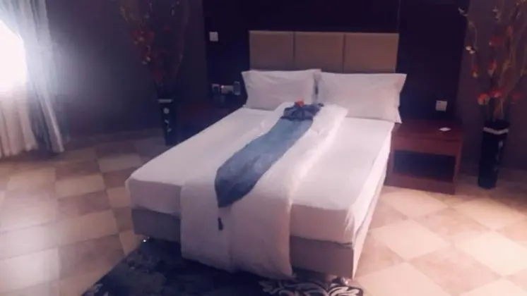 Standard Tek Büyük Yataklı Oda