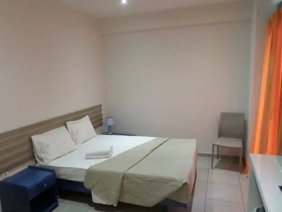 Üç Kişilik Oda