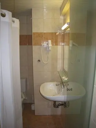 Tek Kişilik Oda, 1 Tek Kişilik Yatak
