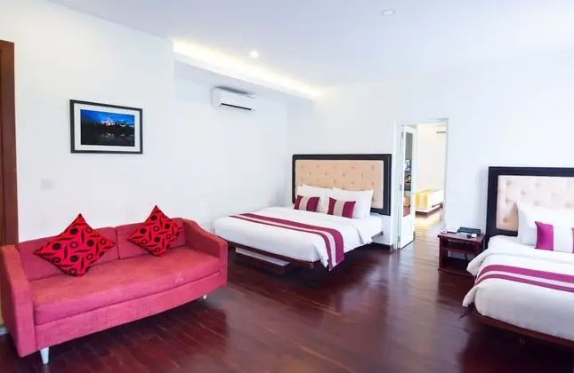 Family Oda, Bahçe Manzaralı (Interconnecting - Free Pickup)