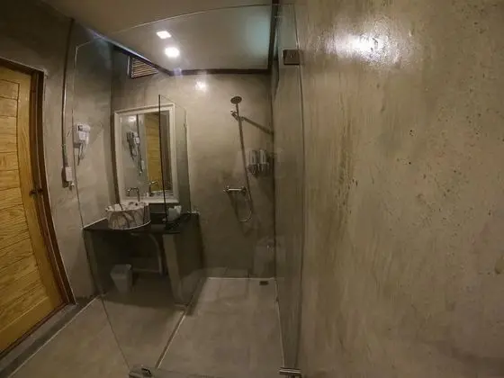Tek Büyük Yataklı Oda, Bahçe Manzaralı (Primary)