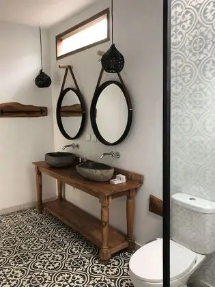 Standard Oda, 1 Büyük (Queen) Boy Yatak, Havuz Manzaralı